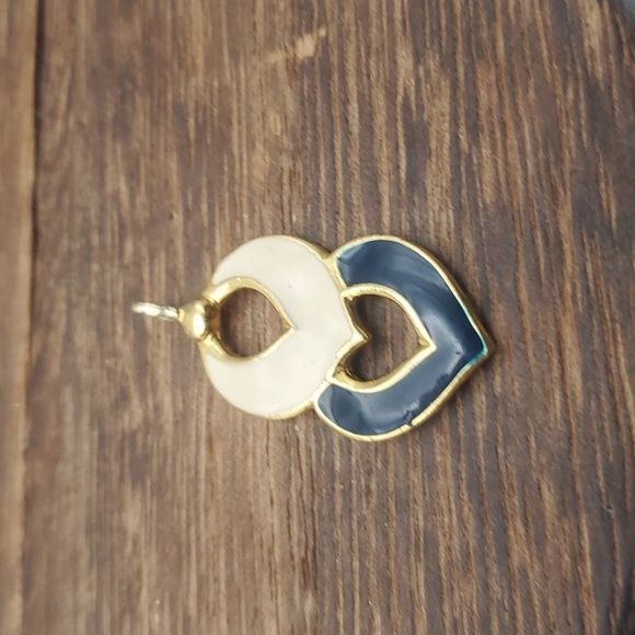 Gorgeous heart melt necklace pendant - Picture 1 of 2